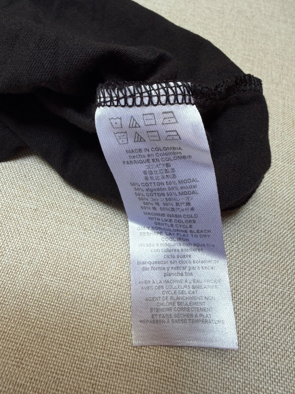 Michael Kors Unisex Empire Short Sleeve Crewneck Flagship Logo T-Shirt XL - Picture 4 of 10